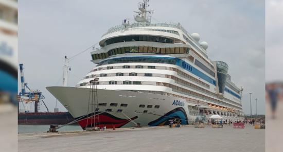 Luxury Liner AIDAstella makes maiden call